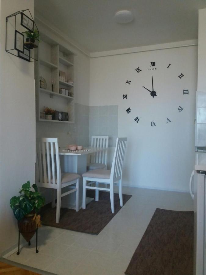 Apartman Breza Ruma Exterior photo