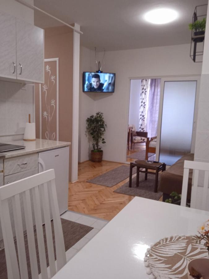 Apartman Breza Ruma Exterior photo